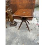 A 19TH CENTURY SATINWOOD AND EBONY INLAID OCCASIONAL TABLE ON TURNED SPINDLE SUPPORTS - 20" SQUARE