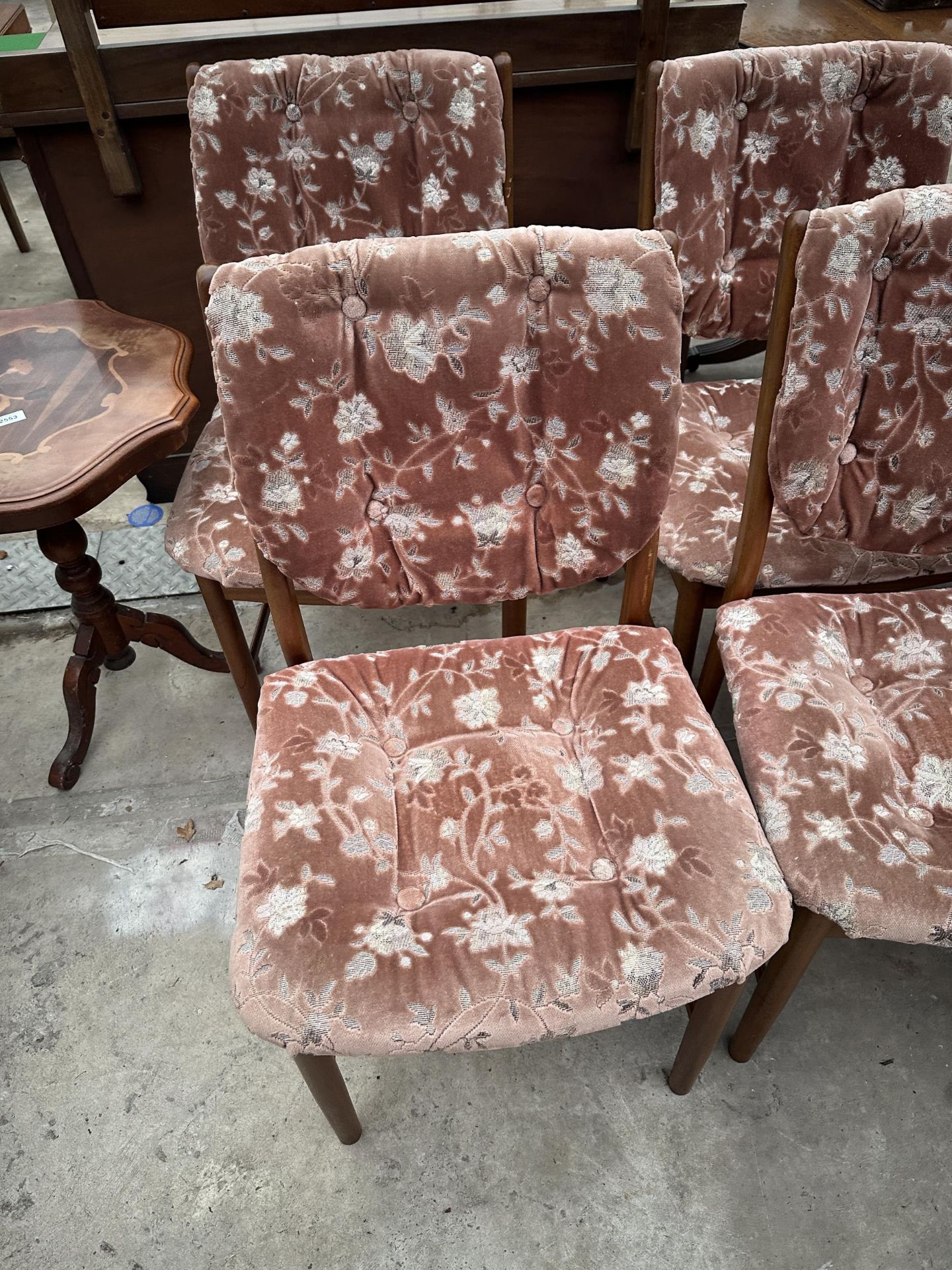 A SET OF SIX RETRO TEAK UPHOLSTERED DINING CHAIRS - Image 4 of 5