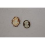 A CAMEO BROOCH IN OF A GREEK GODDESS SET IN A 9CT GOLD HALLMARKED FRAME AND A FURTHER CAMEO