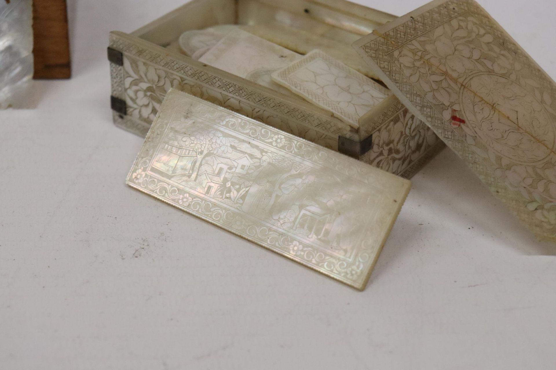 A CHINESE 19TH CENTURY MOTHER OF PEARL BOX CONTAINING GAMING COUNTERS, TWO FURTHER BOXES OF MOTHER - Image 5 of 8