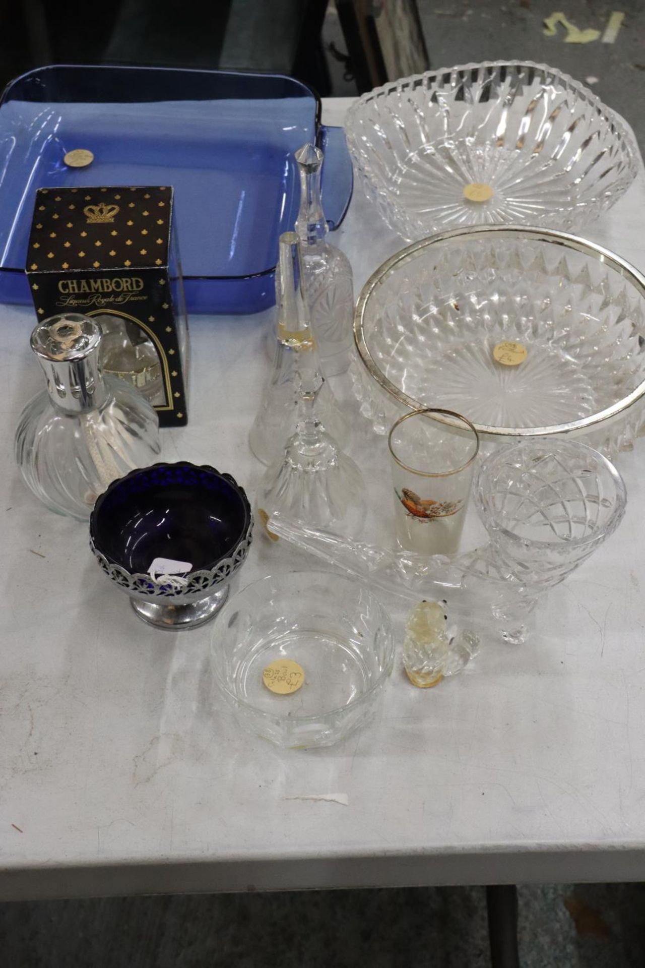 A QUANTITY OF GLASSWARE TO INCLUDE BOWLS, SCENT BURNER, BELL, SUGAR BOWL, ETC.,