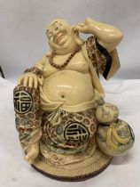 A LARGE VINTAGE BUDDAH, HEIGHT 26CM