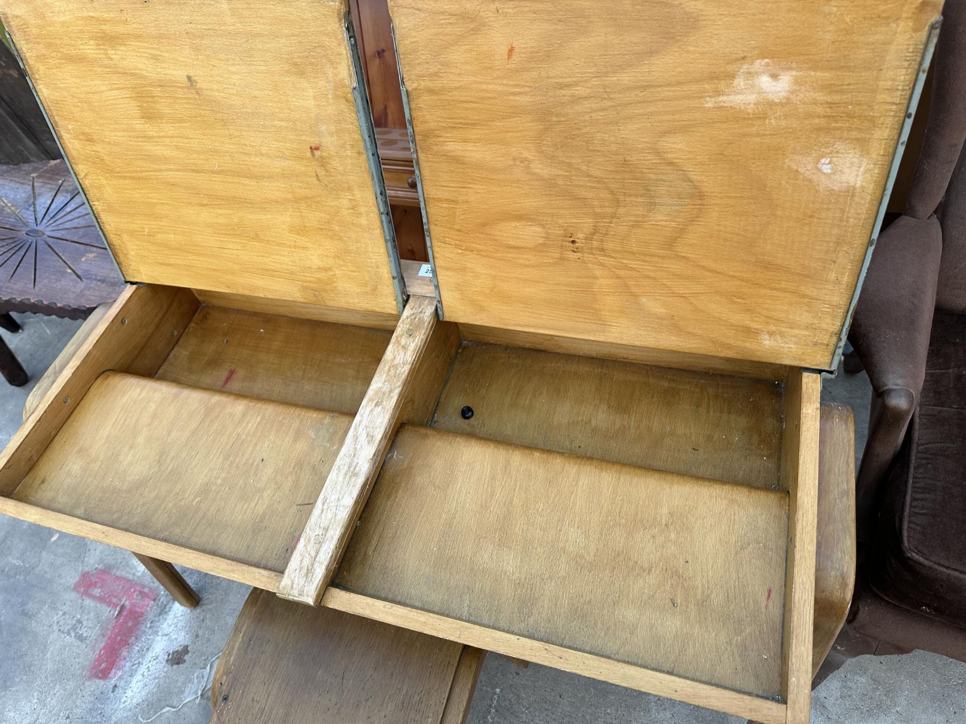 A MID 20TH CENTURY DOUBLE CHILDS DESK AND SINGLE BENTWOOD CHAIR - Image 4 of 4