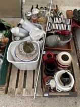 AN ASSORTMENT OF HOUSEHOLD CLEARANCE ITEMS TO INCLUDE CERAMICS AND A VASE ETC