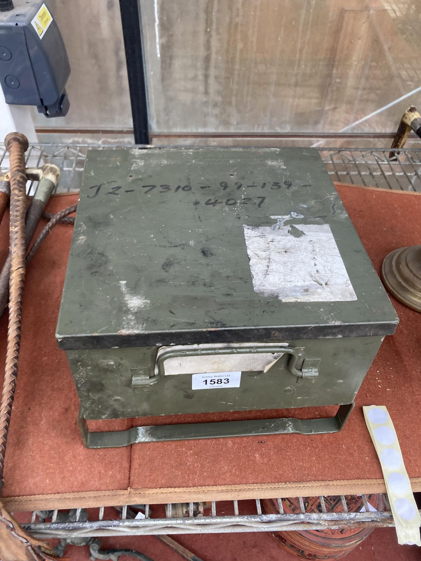 A VINTAGE MILITARY FOLDING COOKING STOVE - Bild 4 aus 4