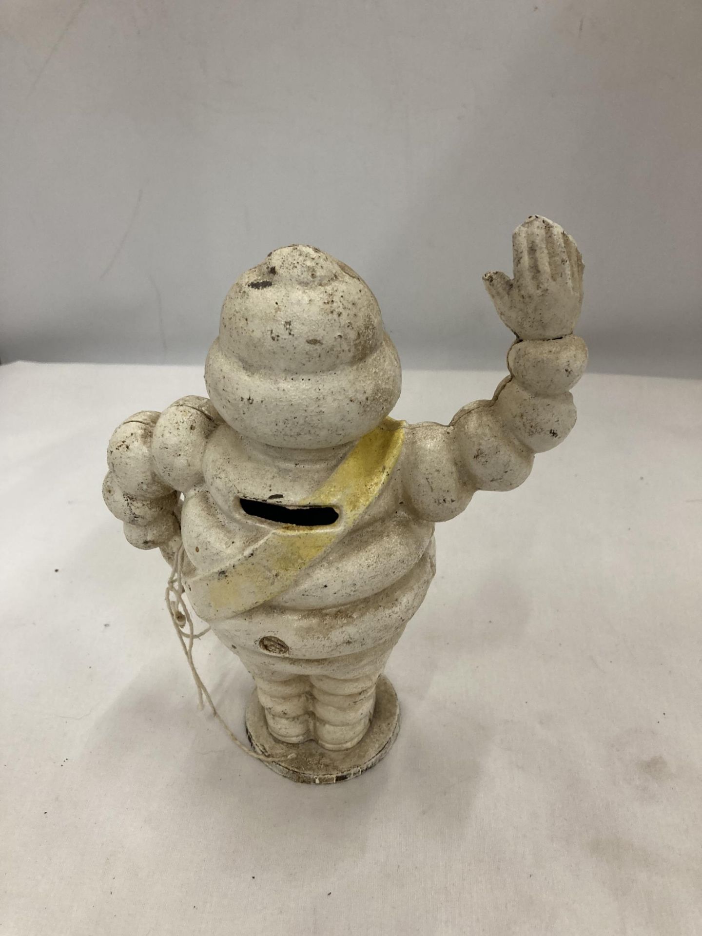 A CAST MICHELIN MAN FIGURE APPROX 21 CM TALL - Image 2 of 4