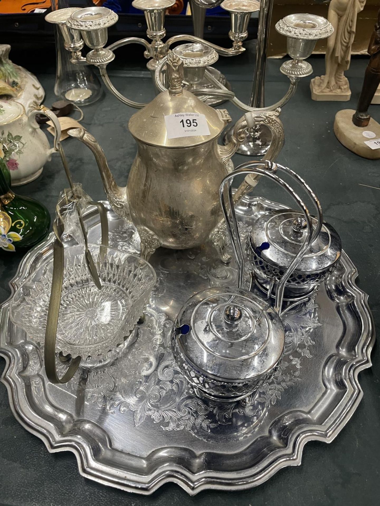 A QUANTITY OF SILVER PLATED ITEMS TO INCLUDE CANDLEABRAS, A COFFEE POT, PRESERVE POTS, A TRAY, ETC - Image 2 of 4