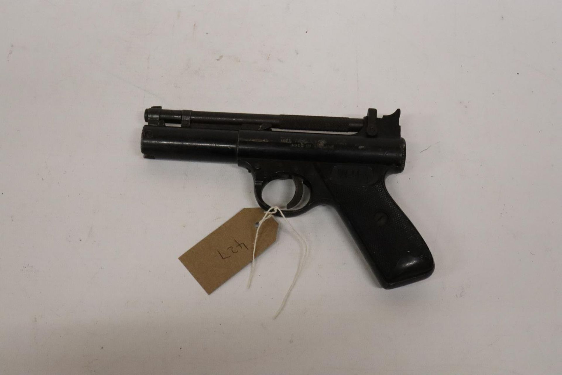 A WEBLEY PREMIER .22 CALIBRE AIR PISTOL, 16.5CM BARREL, SERIAL NUMBER 124 A/F