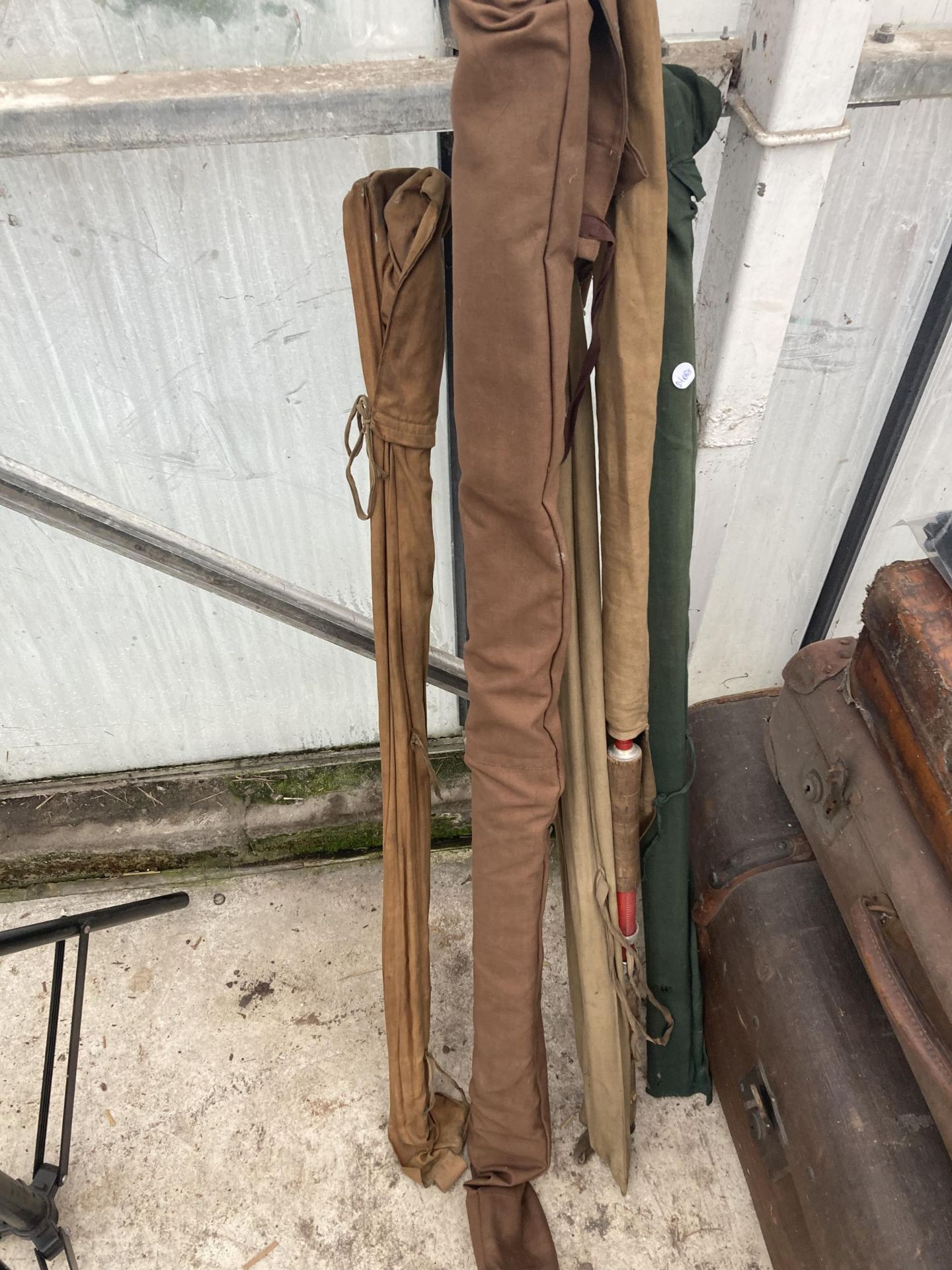 AN ASSORTMENT OF VINTAGE FISHING RODS WITH CARRY BAGS - Image 2 of 3