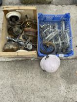 AN ASSORTMENT OF VINTAGE LIGHT AND LAMP SPARES TO INCLUDE BRACKETS AND SHADES ETC