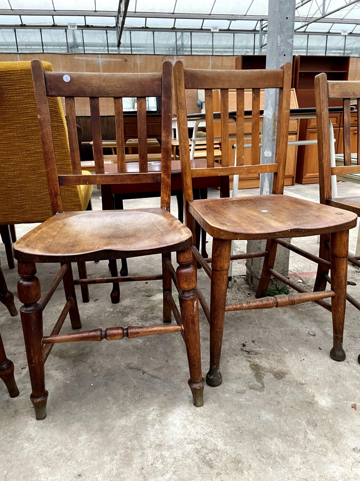 THREE ELM AND BEECH EARLY 20TH CENTURY DINING CHAIRS - Image 2 of 3