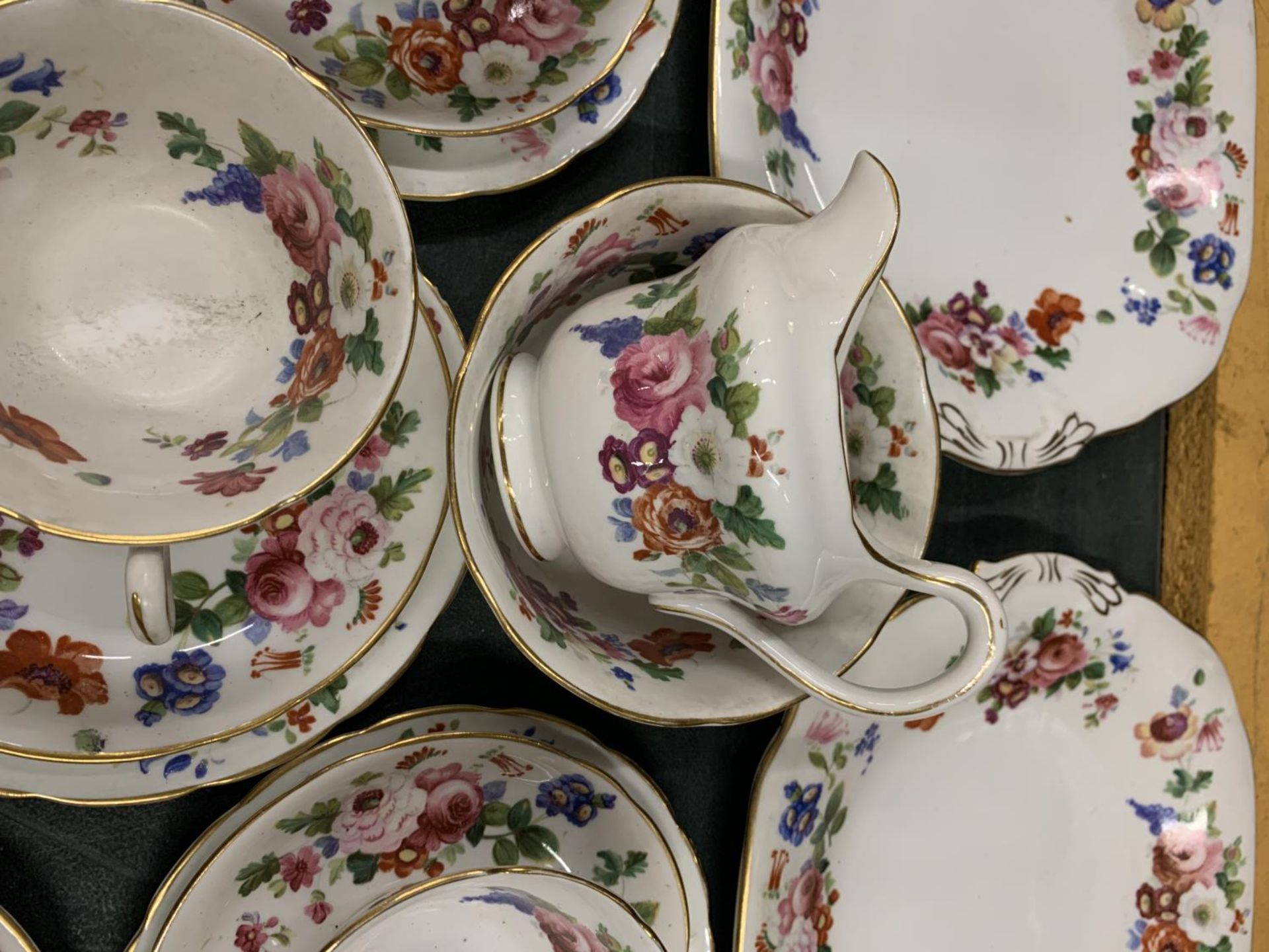 A VINTAGE FLORAL PATTERNED PART TEASET TO INCLUDE CAKE PLATES, CREAM JUG, SUGAR BOWL, CUPS, - Image 3 of 4