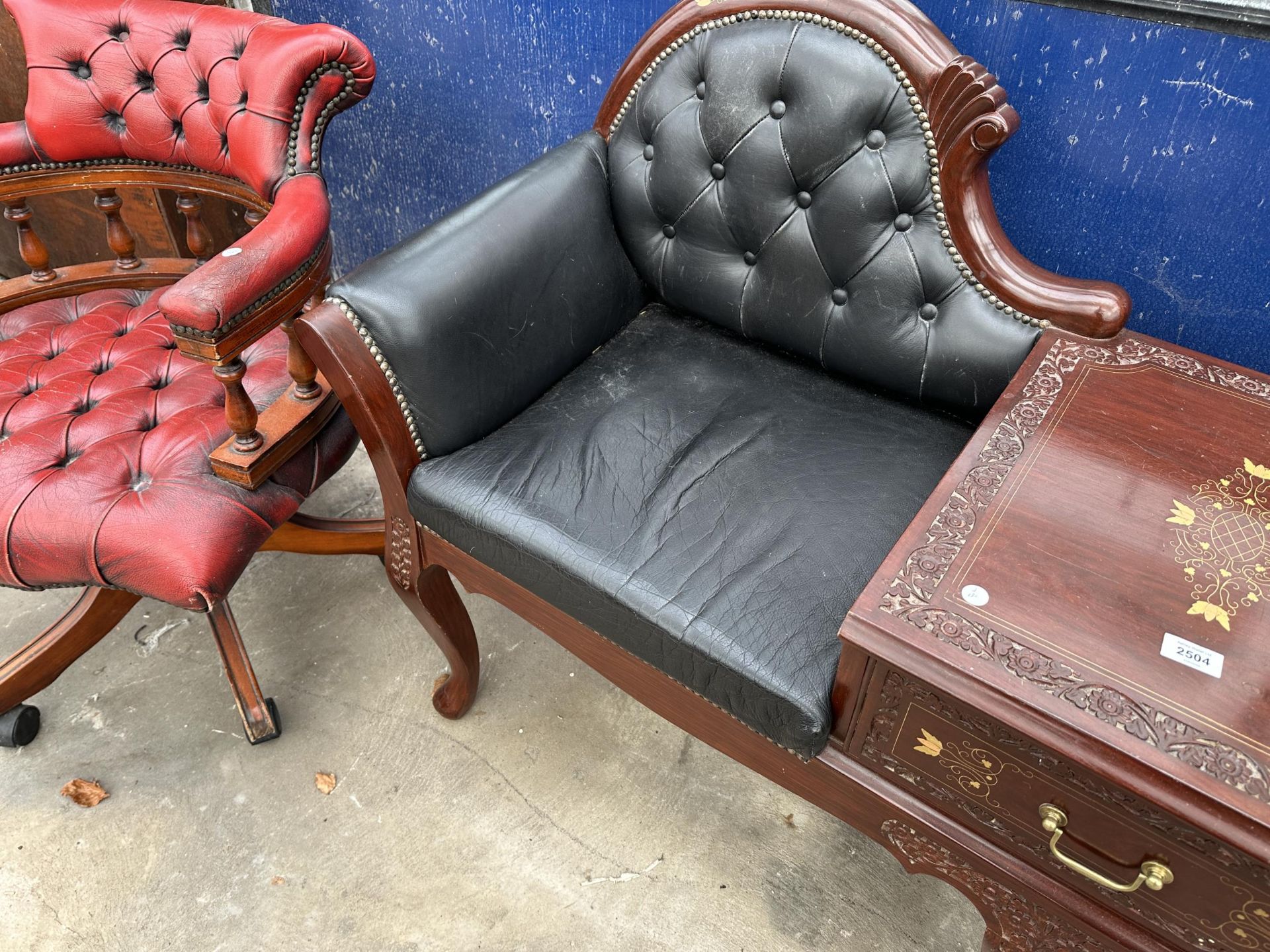 A BRASS INLAID INDIAN HARDWOOD AND BUTTONED LEATHER SCROLL END CONVERSATION DOUBLE SEAT WITH - Image 4 of 7