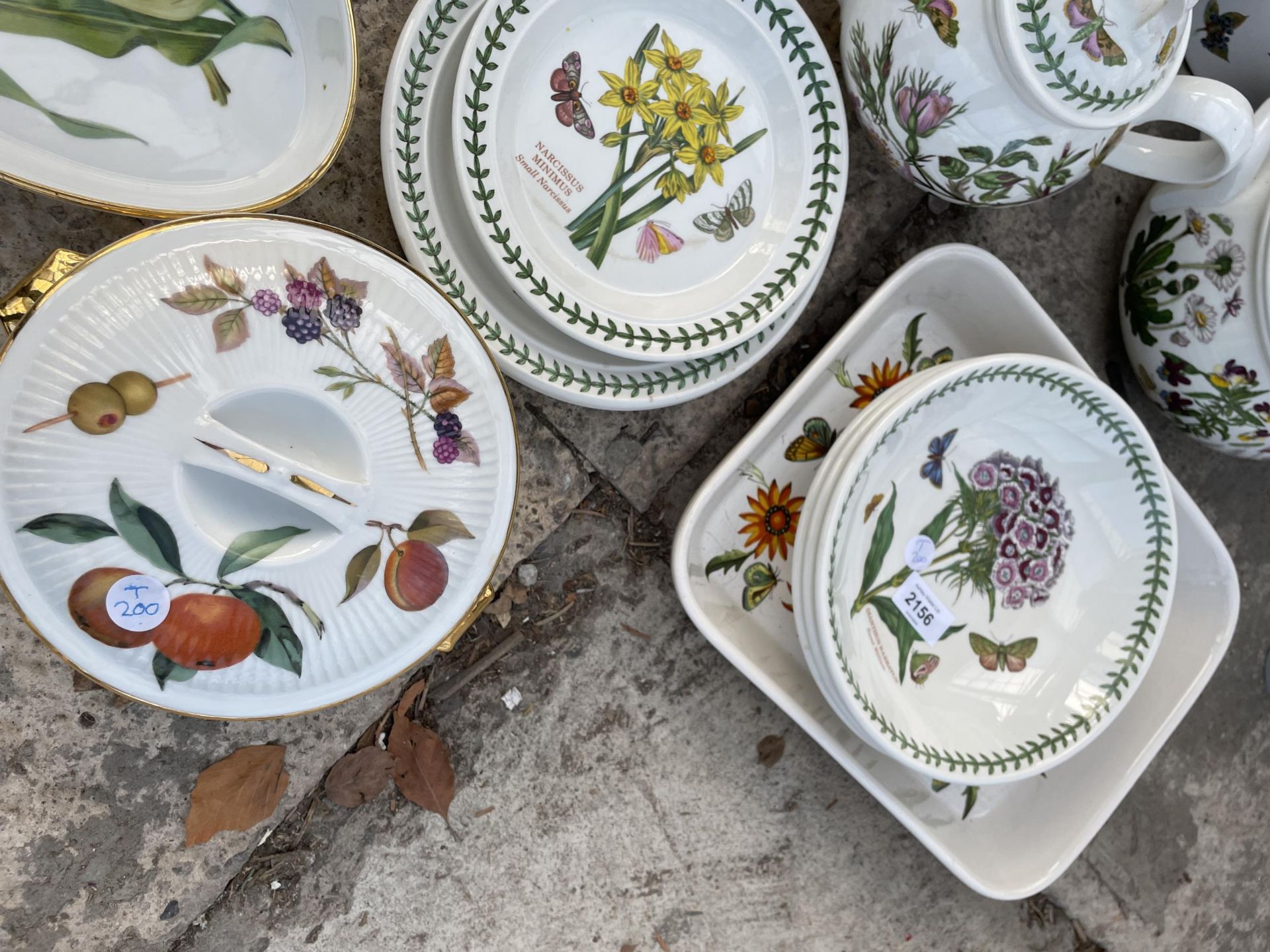 A LARGE ASSORTMENT OF ROYAL WORCESTER AND PORT MERION ITEMS TO INCLUDE DISHES, TUREENS AND BOWLS ETC - Image 5 of 5