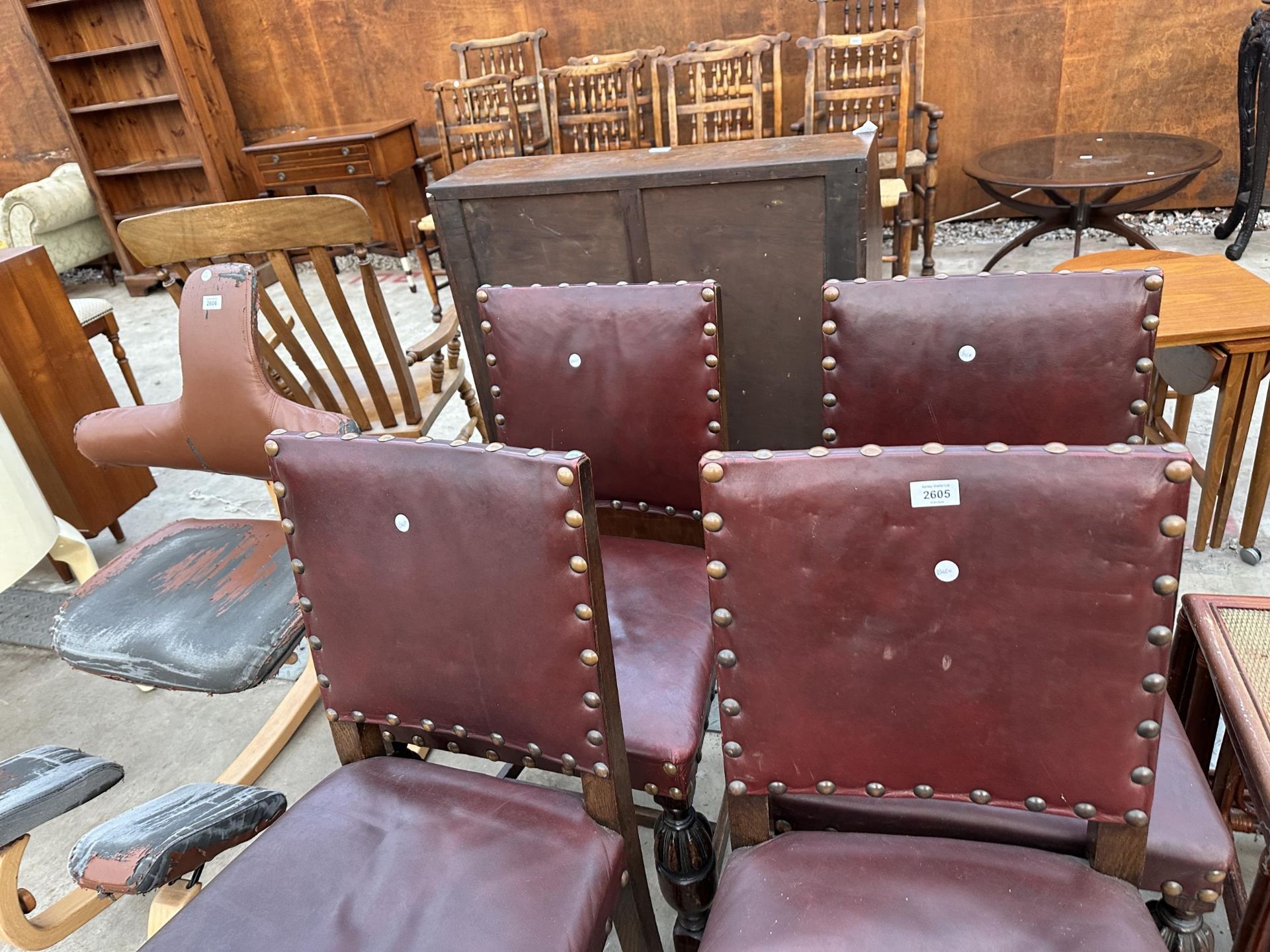 A SET OF FOUR OAK EARLY 20TH CENTURY JACOBEAN STYLE CHAIRS - Image 2 of 5