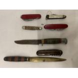 A COLLECTION OF VINTAGE KNIVES TO INCLUDE 5 PEN KNIVES