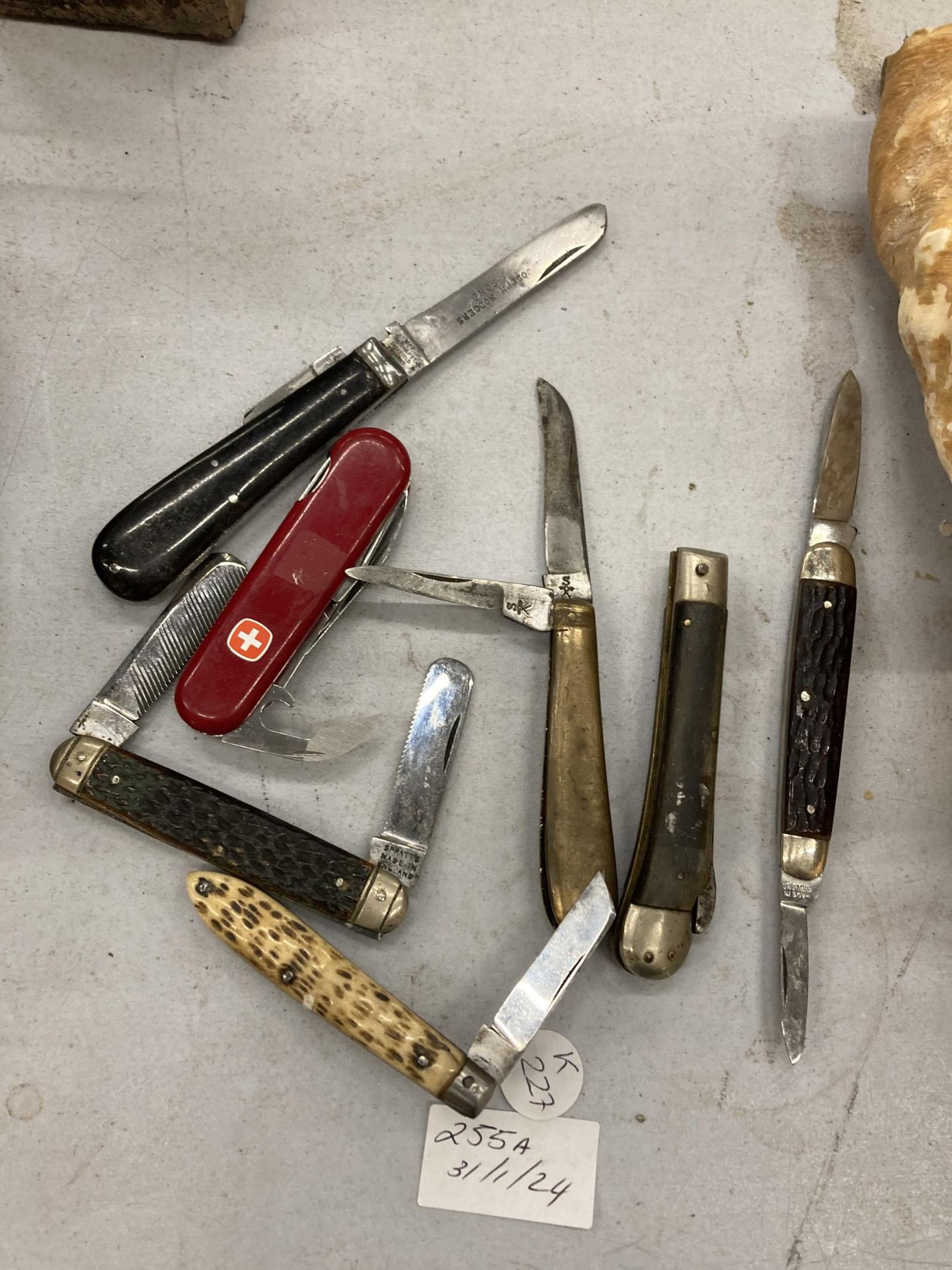 SEVEN VARIOUS PEN KNIVES