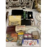 A MIXED LOT TO INCLUDE VINTAGE GAMES, BOXED FLATWARE, A HAND TELESCOPE, MINIATURE CLOCK, PAINTED