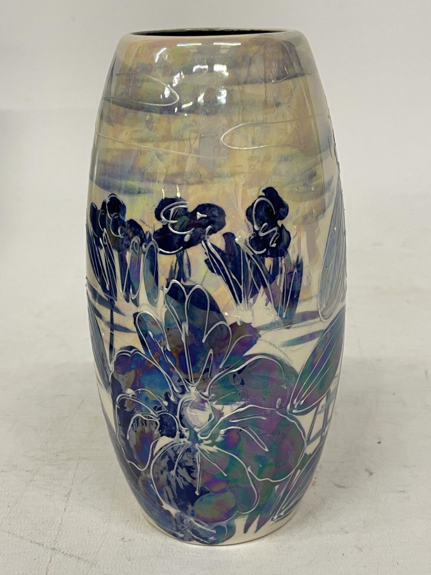 AN ANITA HARRIS DRAGONFLY LUSTRE VASE SIGNED IN GOLD - Image 2 of 5