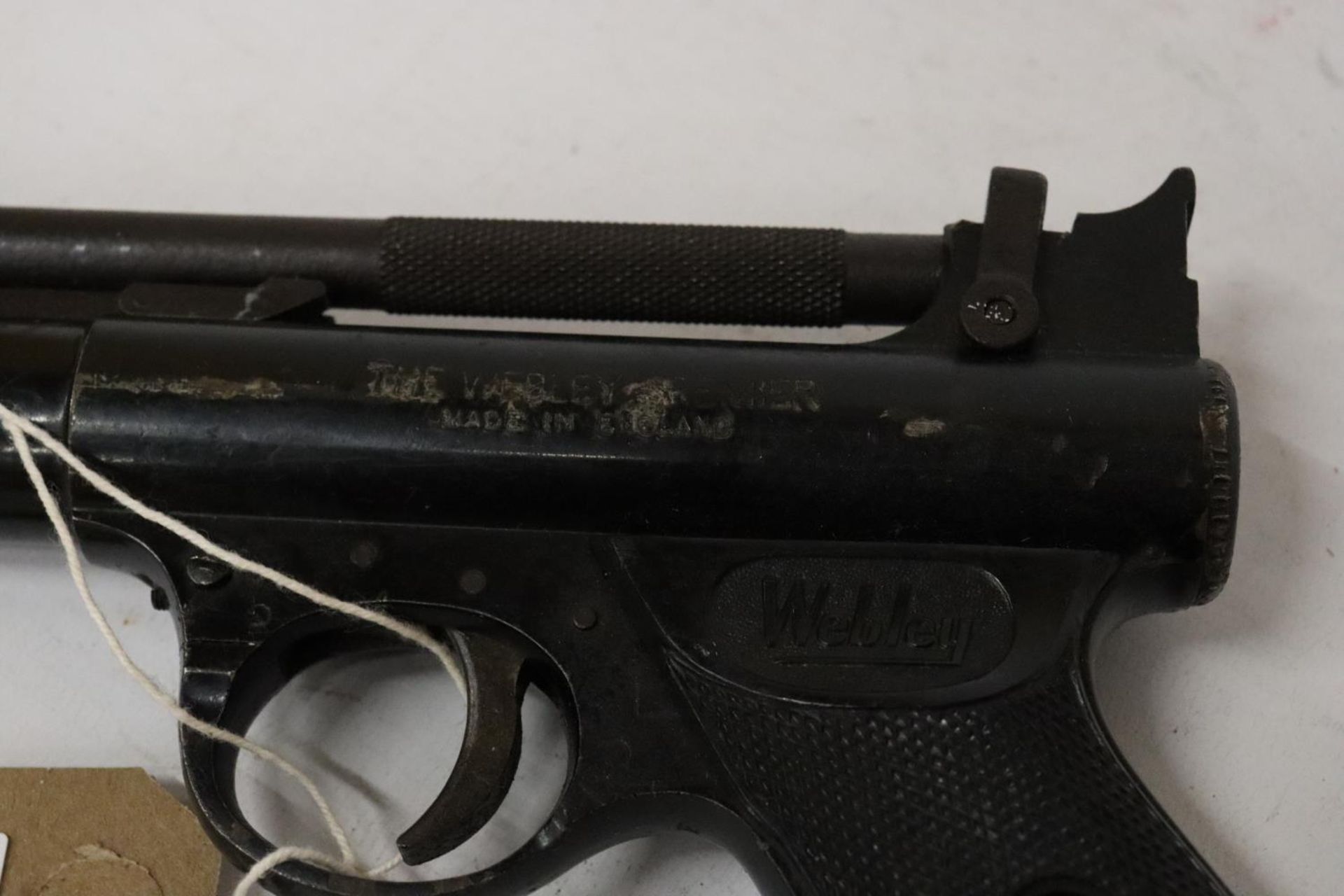 A WEBLEY PREMIER .22 CALIBRE AIR PISTOL, 16.5CM BARREL, SERIAL NUMBER 124 A/F - Image 4 of 5