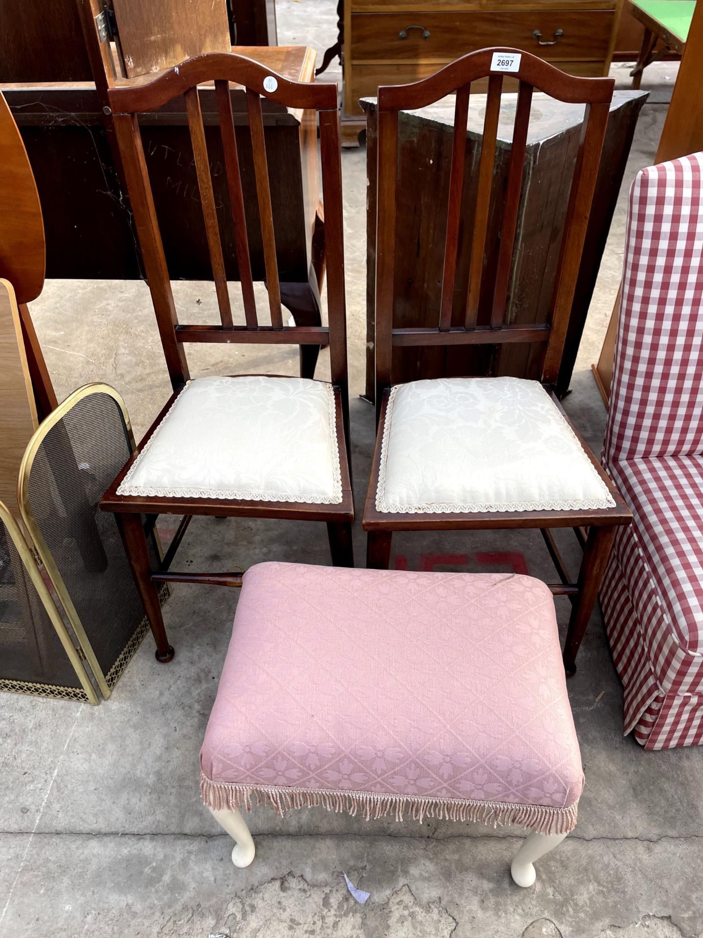 A PAIR OF EDWARDIAN BEDROOM CHAIRS AND A STOOL ON CABRIOLE LEGS