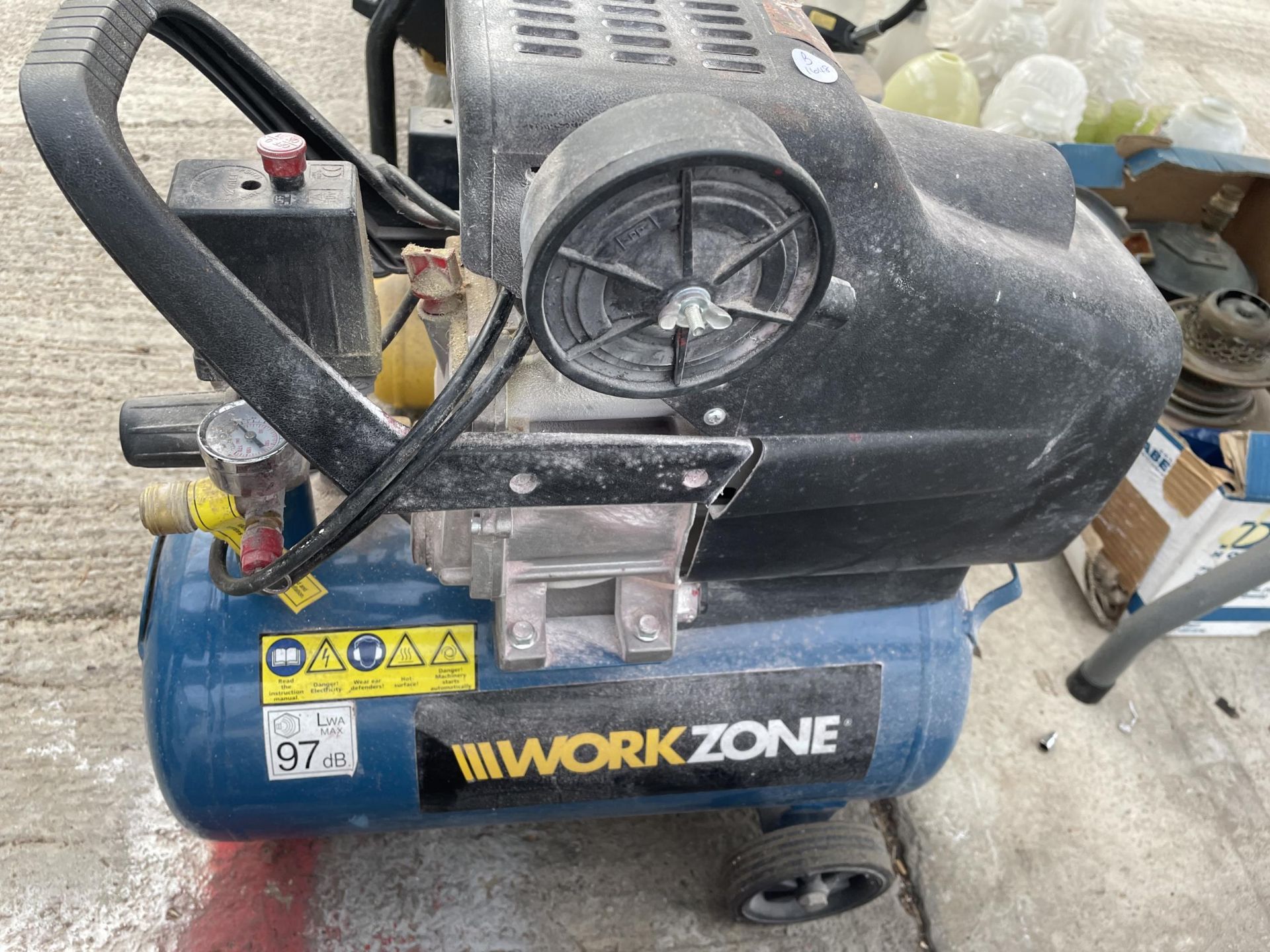 A WORKZONE AIR COMPRESSER - Image 3 of 3