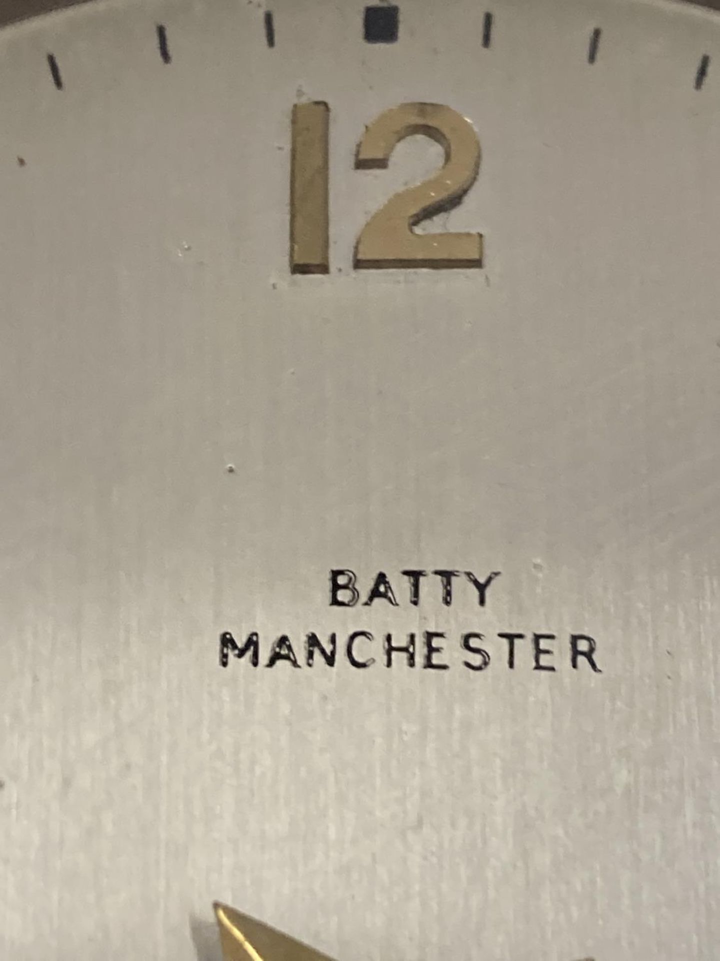 A BATTY MANCHESTER ELLIOTT DECO STYLE MANTLE CLOCK SEEN WORKING BUT NO WARRANTY - Image 5 of 6