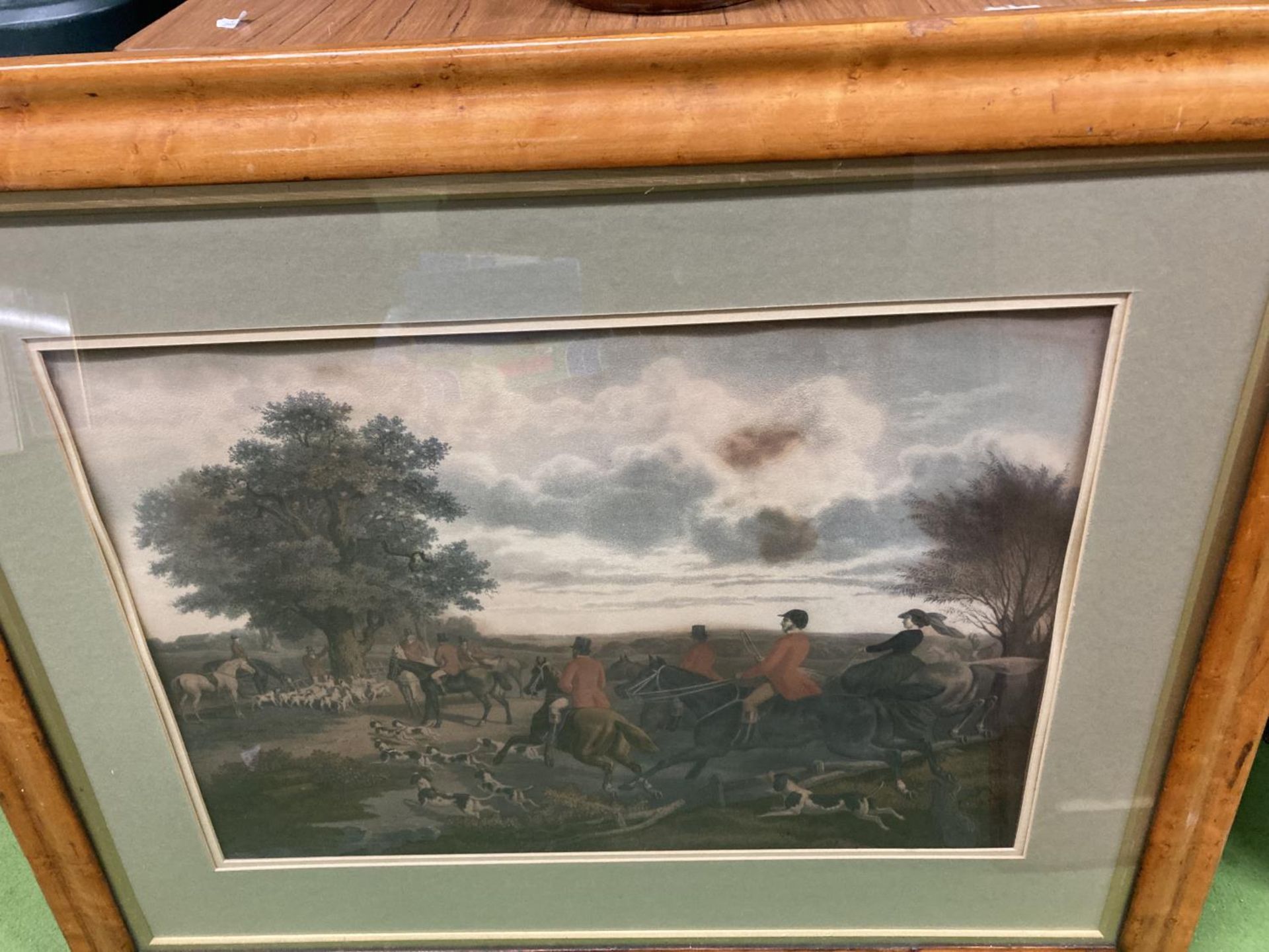 THREE MOUNTED PRINTS DEPICTING HUNTING SCENES - Bild 4 aus 4