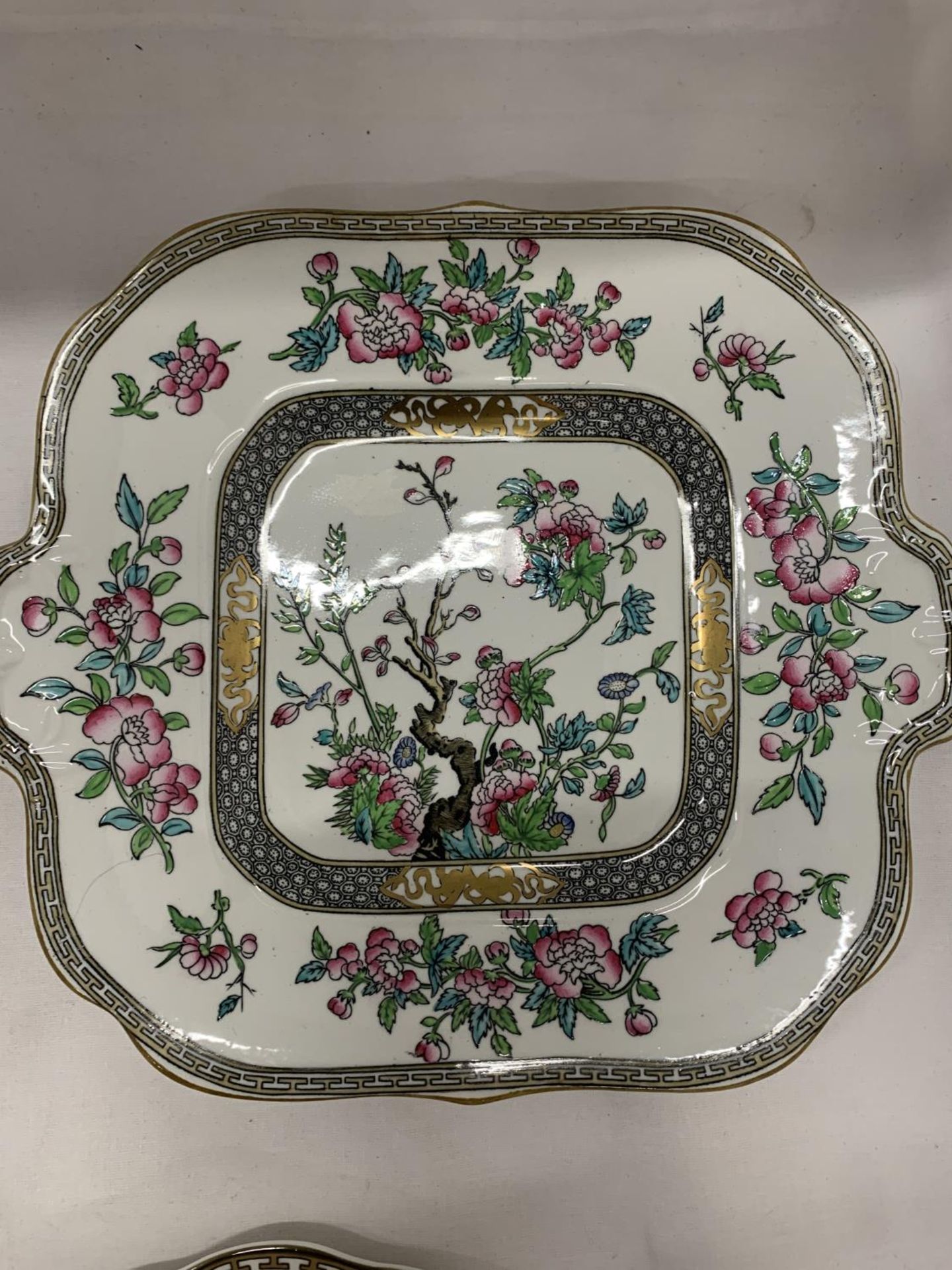 SEVEN PIECES OF COALPORT 'INDIAN TREE' DESIGN TO INCLUDE PLATES, A CUP AND CREAM JUG - Image 4 of 5