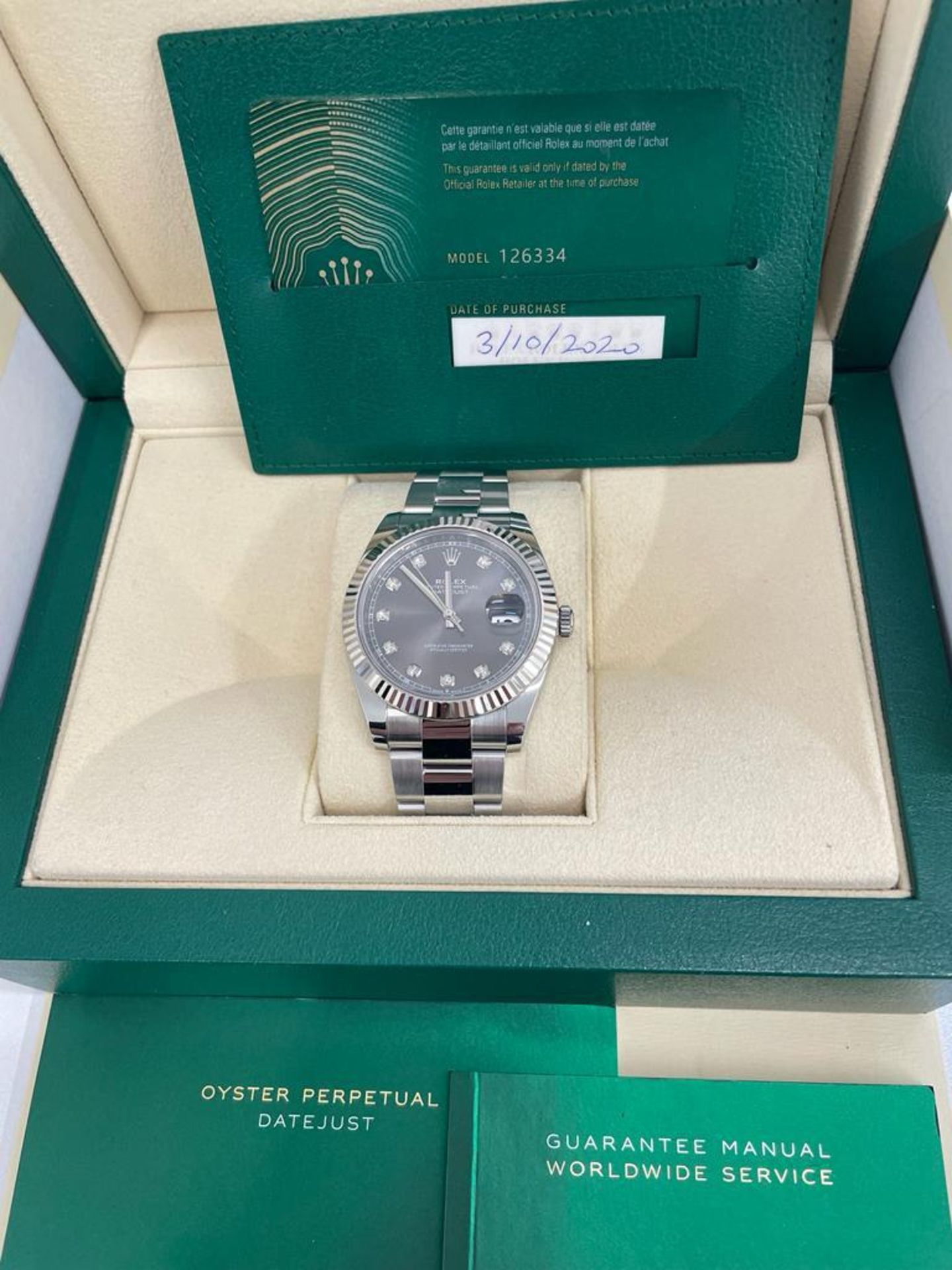 A ROLEX DATEJUST 40 MM WRIST WATCH WITH STAINLESS STEEL CASE, OYSTER STAINLESS STEEL BRACELET,