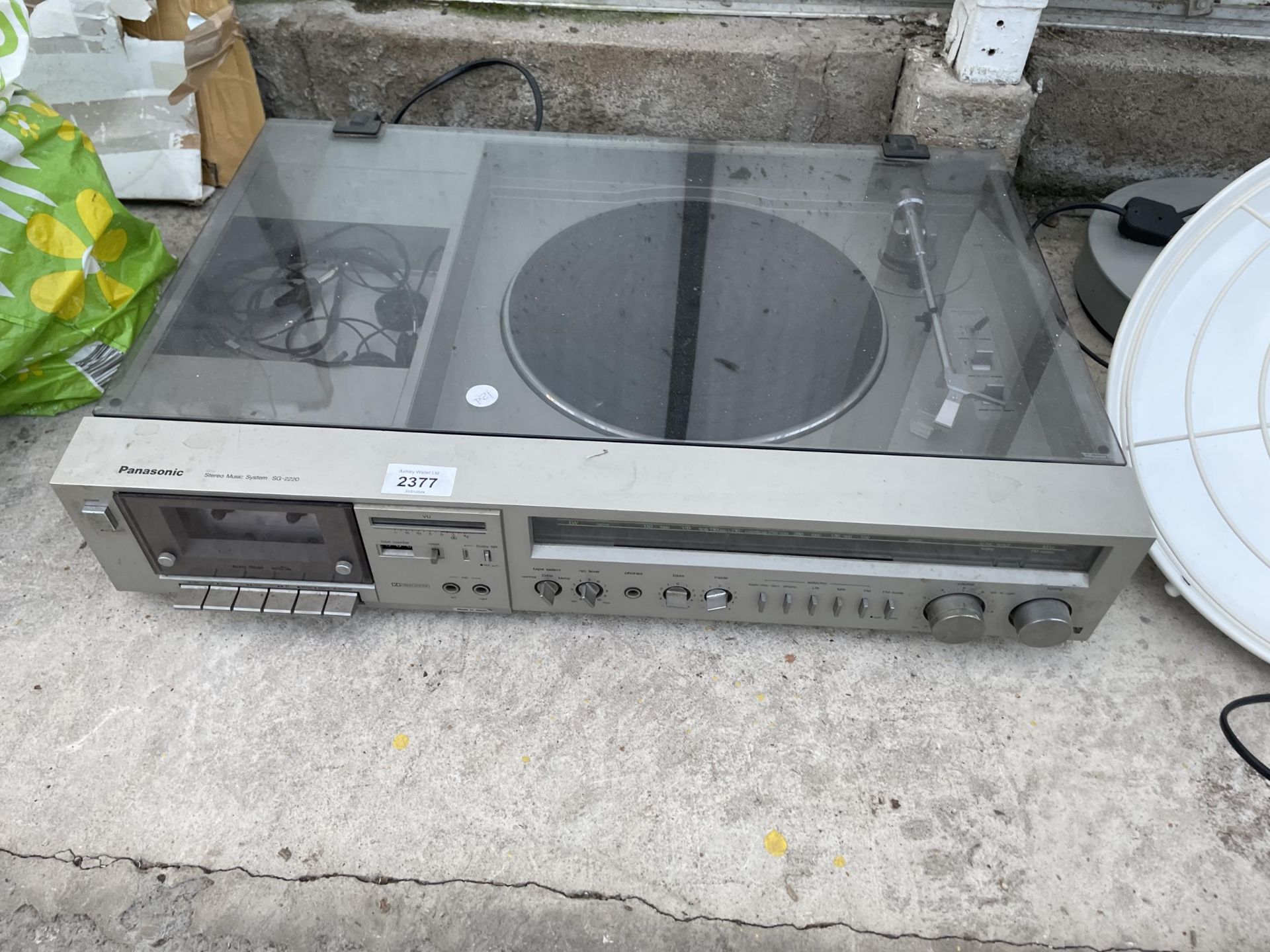 A PANASONIC SG-2220 STEREO MUSIC SYSTEM