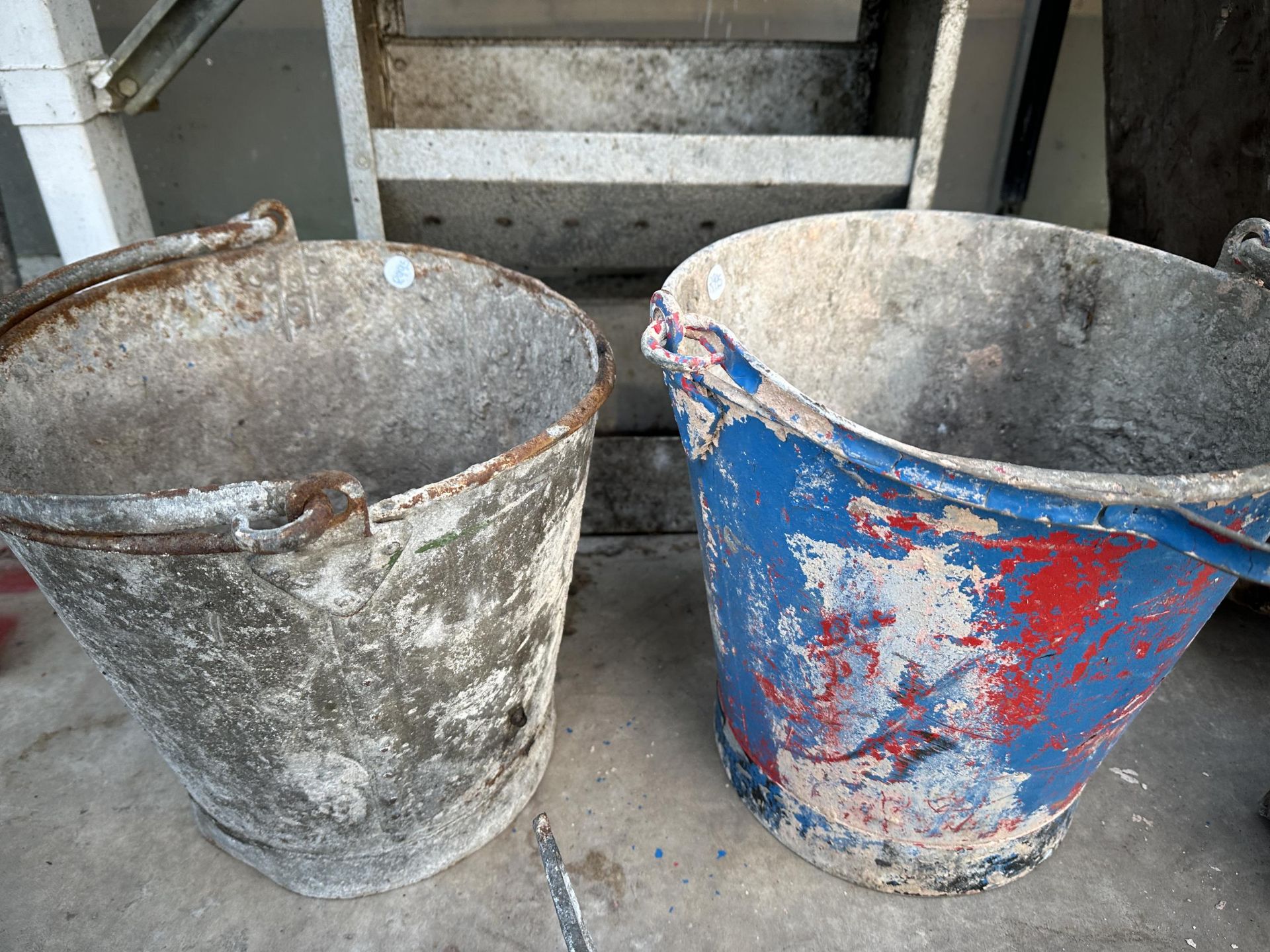 THREE GALVANISED ITEMS TO INCLUDE TWO BUCKETS AND A THREE TIER PLANTER - Image 2 of 3