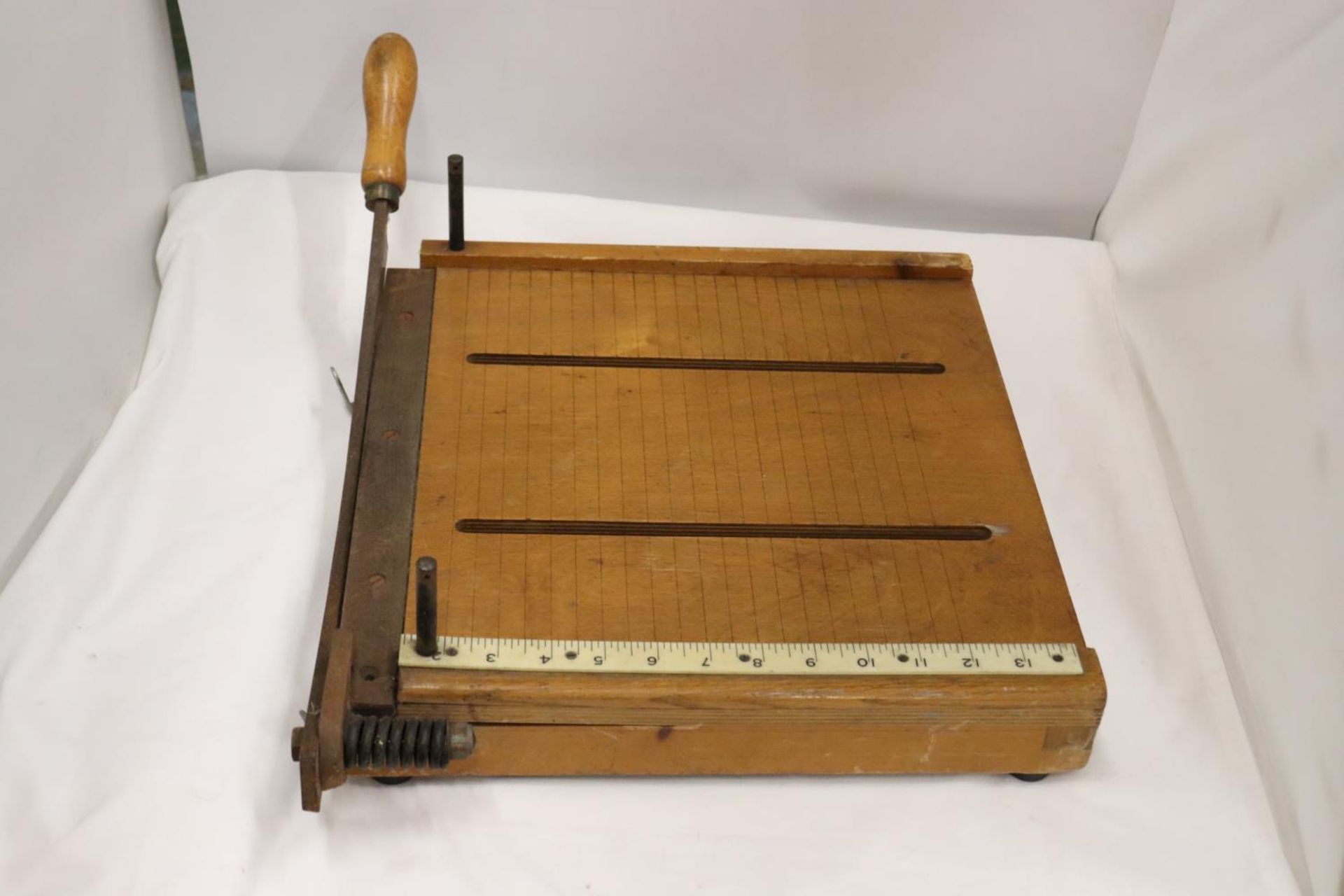 A VINTAGE WOODEN GUILLOTINE - Image 4 of 5