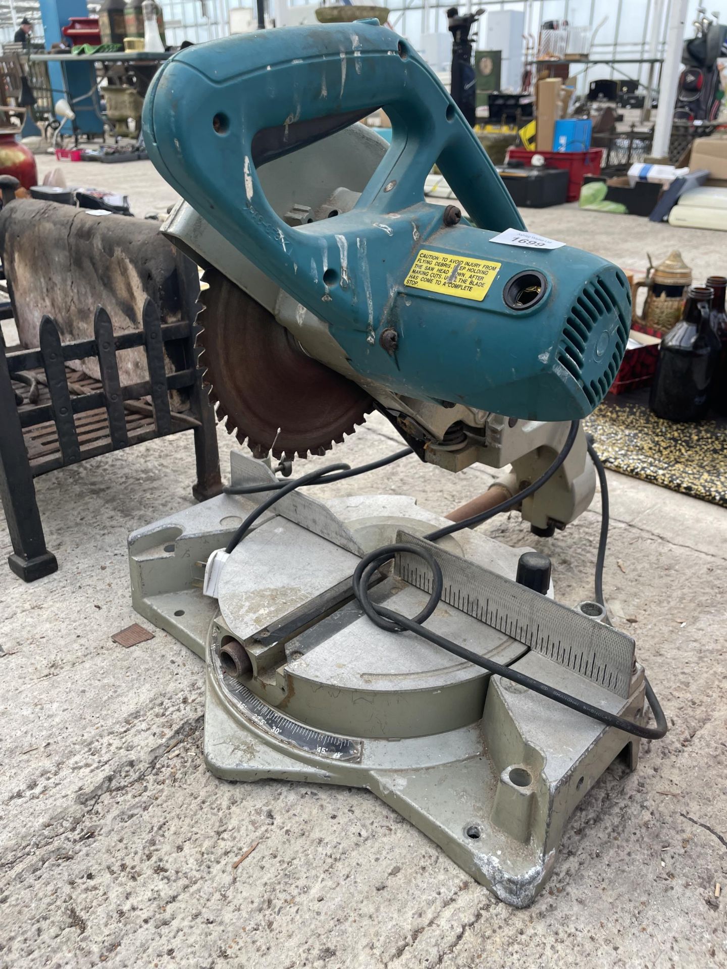 AN ELECTRIC COMPOUND MITRE SAW