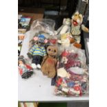 A LARGE BUNDLE OF DOLLS FROM AROUND THE WORLD TO ALSO INCLUDE ROLAND RAT, TOM FROM TOM AND JERRY,