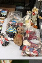 A LARGE BUNDLE OF DOLLS FROM AROUND THE WORLD TO ALSO INCLUDE ROLAND RAT, TOM FROM TOM AND JERRY,