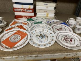 A COLLECTION OF SPODE CHRISTMAS PLATES FROM 1970 TO 1981, MOST BOXED WITH CERTIFICATES