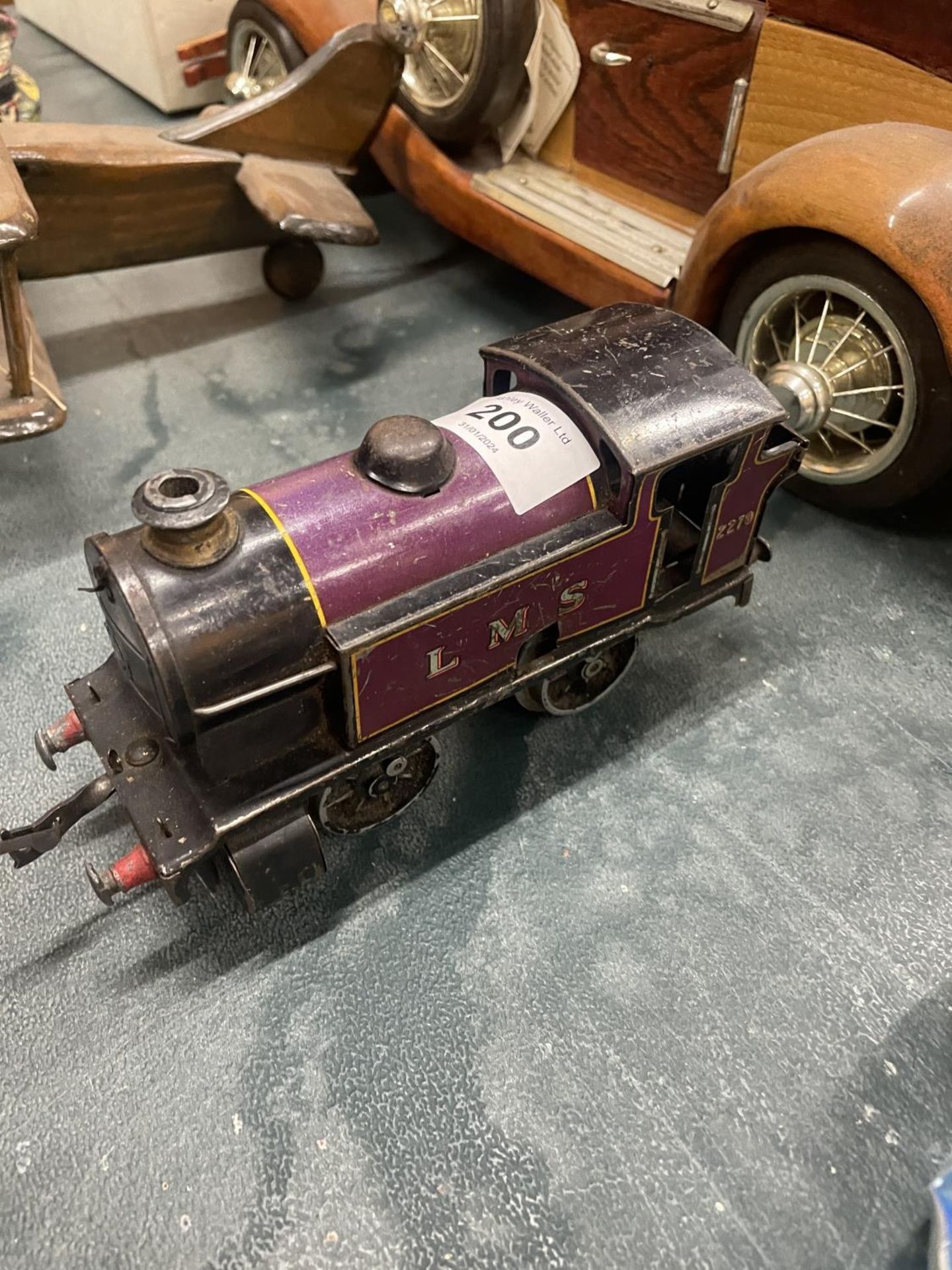 A HORNBY CLOCKWORK ENGINE - Image 3 of 3