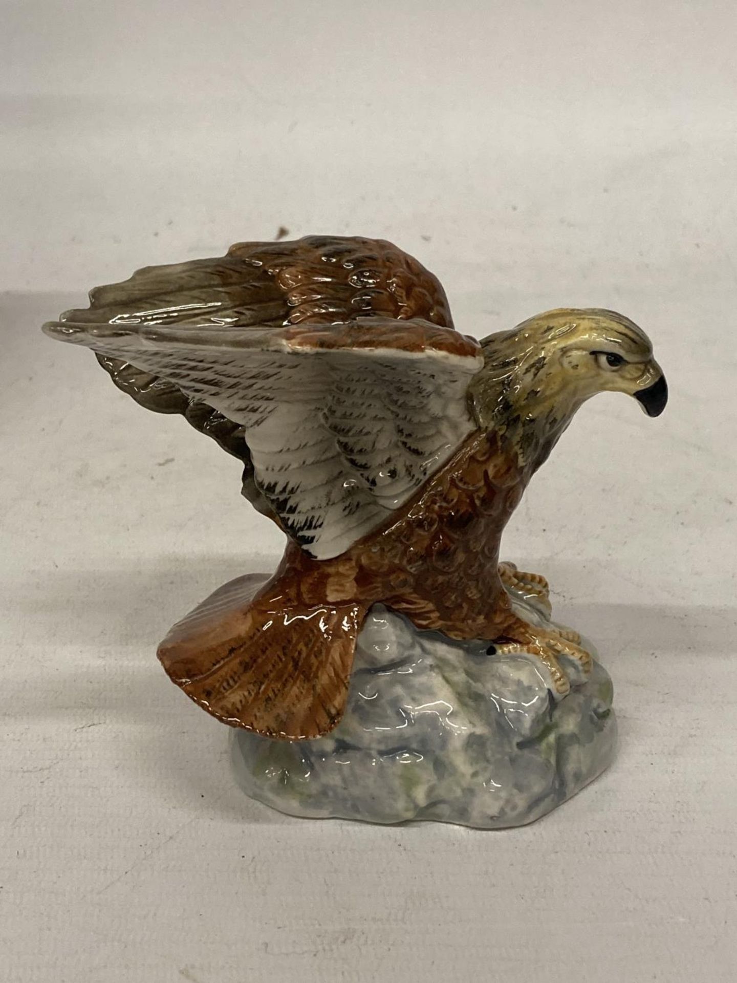 A VINTAGE SITZENDORF EAGLE (GERMAN) - Image 2 of 4