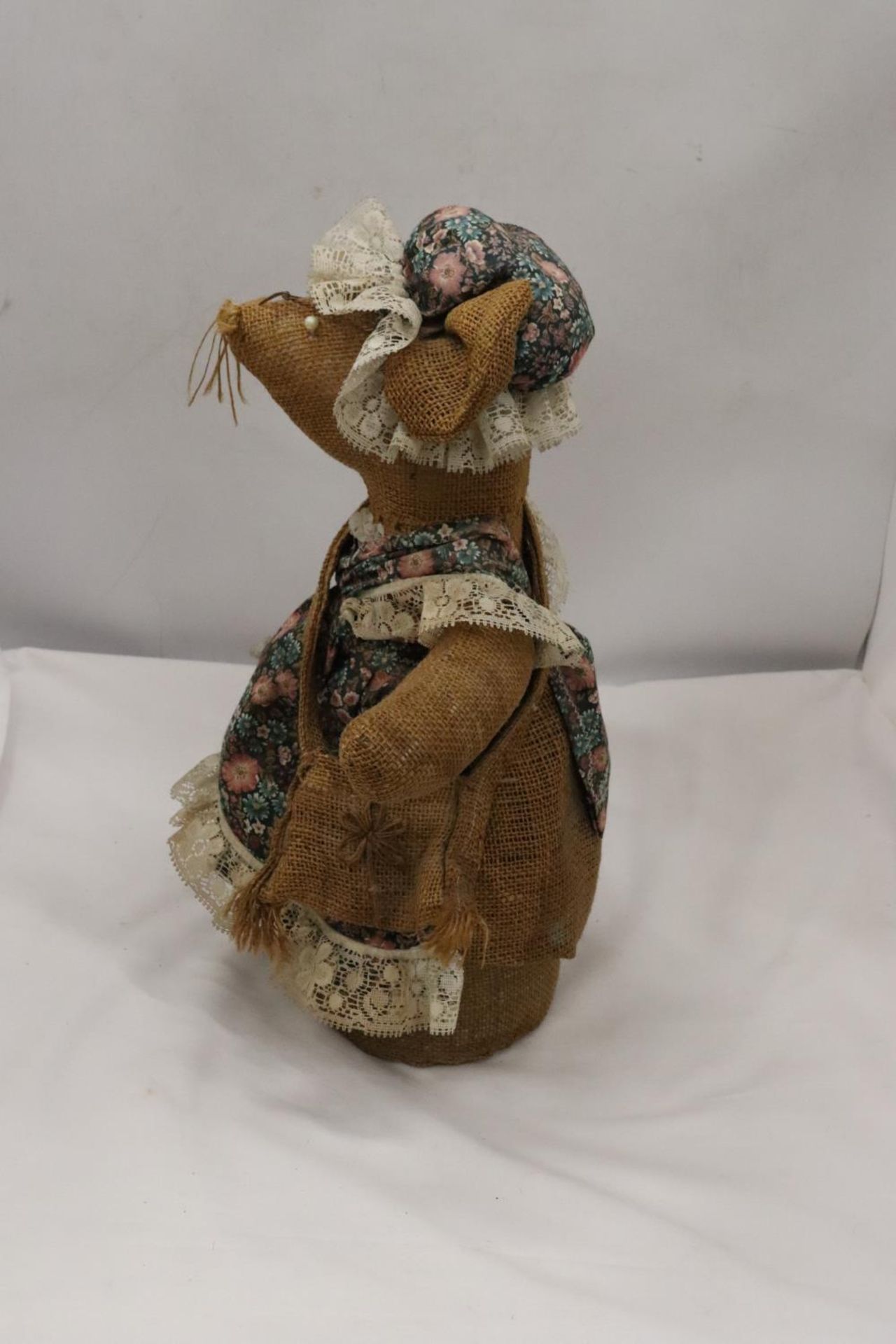 A LARGE HANDCRAFTED MICE AND THINGS DOORSTOP - APPROX 40CM - Bild 2 aus 4