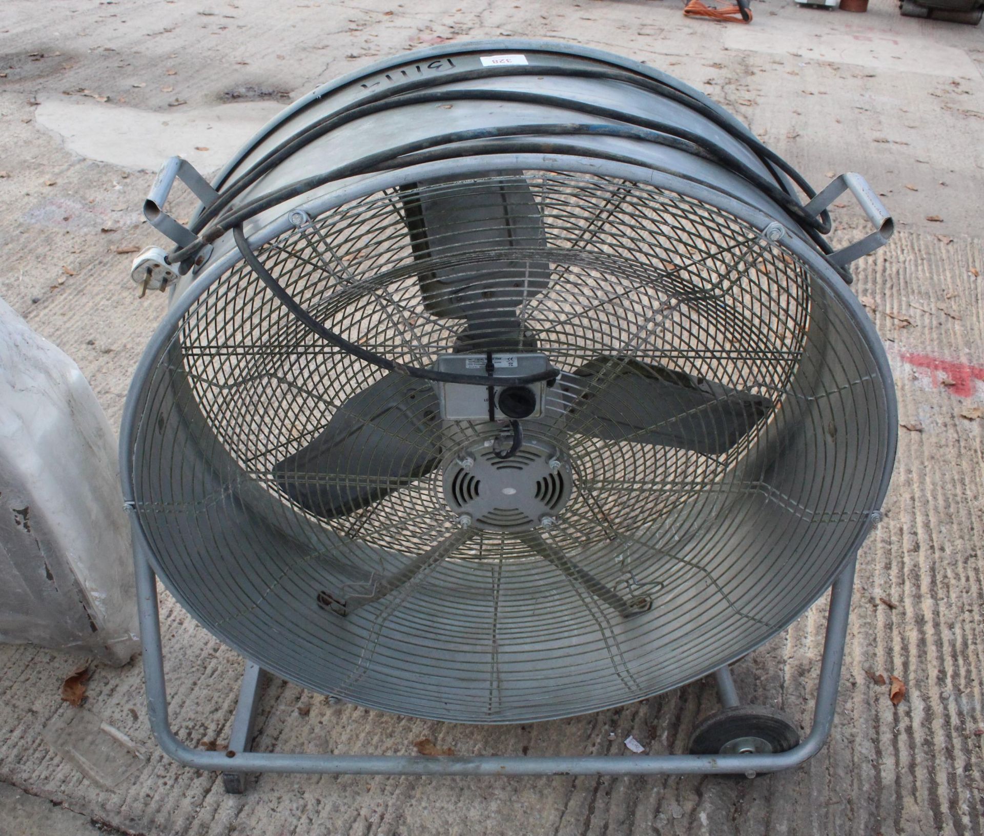 LARGE FAN NO VAT - Image 2 of 2