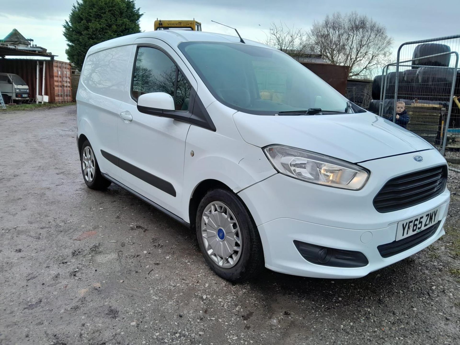 FORD TRANSIT COURIER YF65ZMY MOT AUGUST 2024 RUNS & DRIVES WELL 108000 MILES NO VAT WHILST ALL - Image 3 of 7