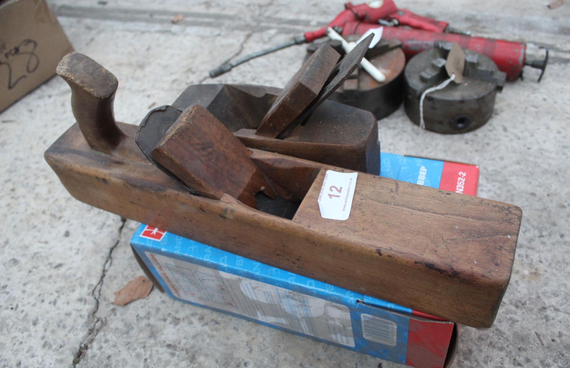 2 WOOD PLANES AND A BOX OF EAR PLUGS NO VAT - Image 2 of 2