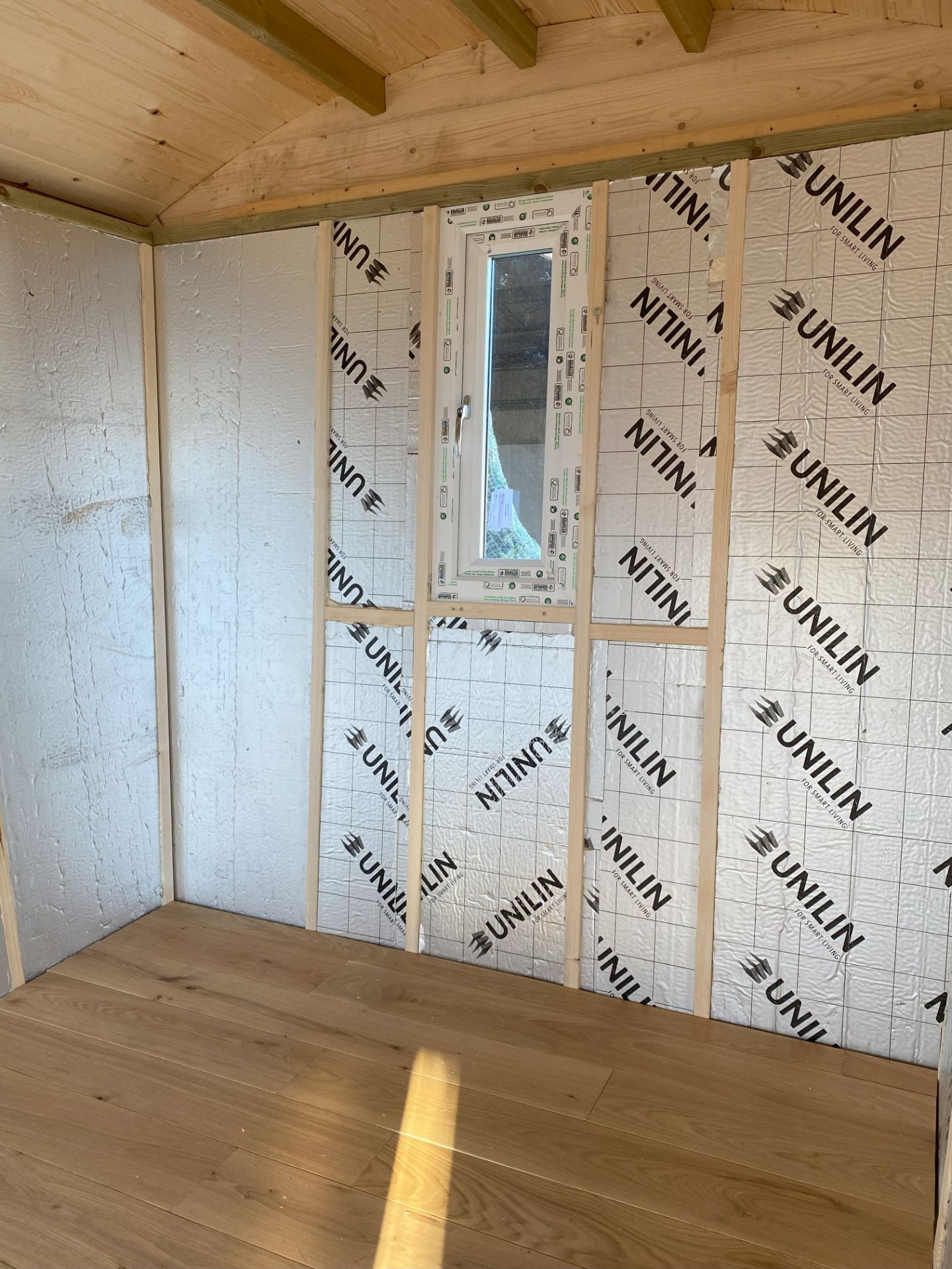 BRAND NEW EXTRA STRONG SHEPHERD HUT "PROVEN DESIGN" 23'6" X 9'6" AT EAVES. 75MM KINGSPAN IN THE - Image 6 of 6