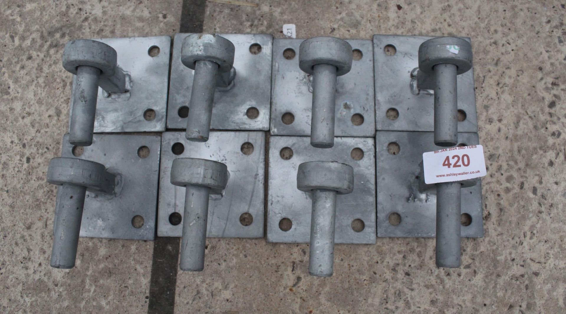 8 GATE HOOKS + VAT