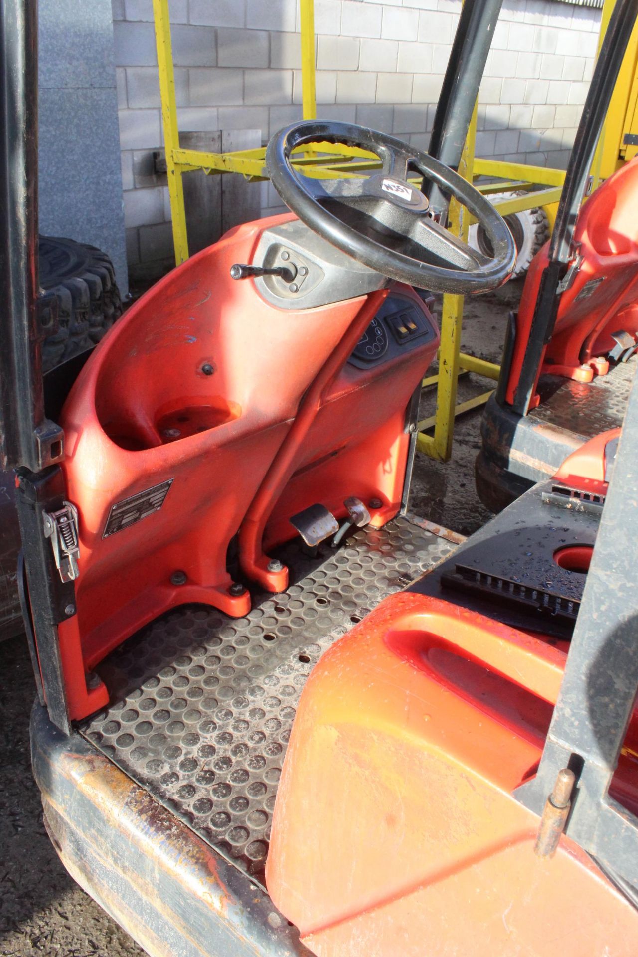 LINDE P60 TOW TRACTOR 48V 6 TONNE CAPACITY + VAT - Image 4 of 5