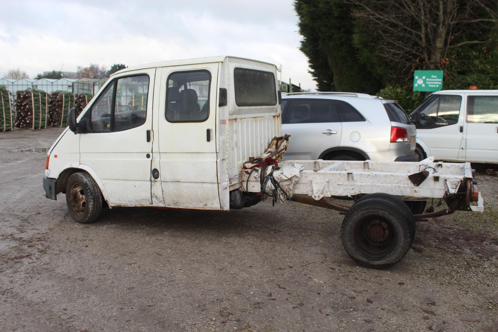 FORD TRANSIT 2.5 TURBO DIESEL BOX VAN T458RAX NO VAT WHILST ALL DESCRIPTIONS ARE GIVEN IN GOOD FAITH - Image 3 of 6