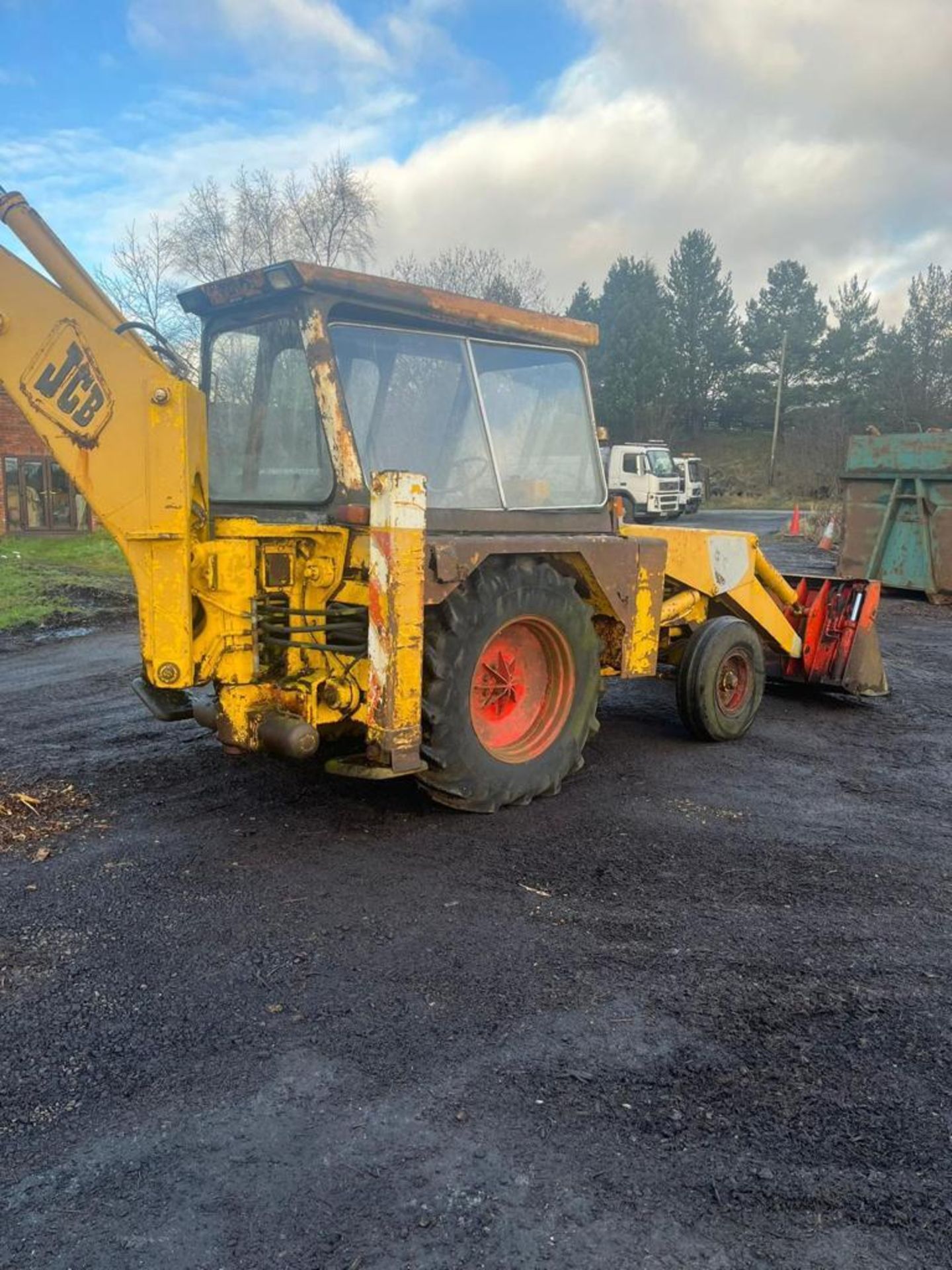 JCB 3C GOOD RUNNER. LEYLAND ENGINE, ONE OF THE LAST MADE 3 GEAR LEVERS, MOSTLY USED WITH FRONT - Image 8 of 13