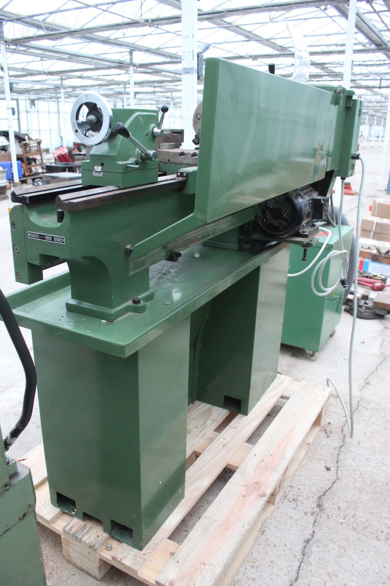 WARCO LATHE BH600 WITH 4 JAWS CHUCK UNTESTED NO VAT - Image 2 of 10