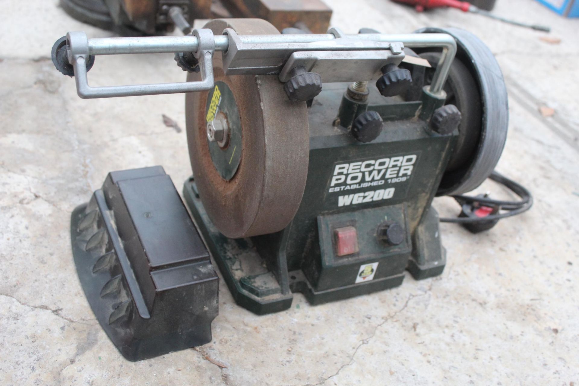 RECORD WG 200 TOOL SHARPENER (WORKING) NO VAT